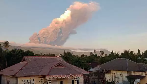 Gunung dukono Gunung dukono