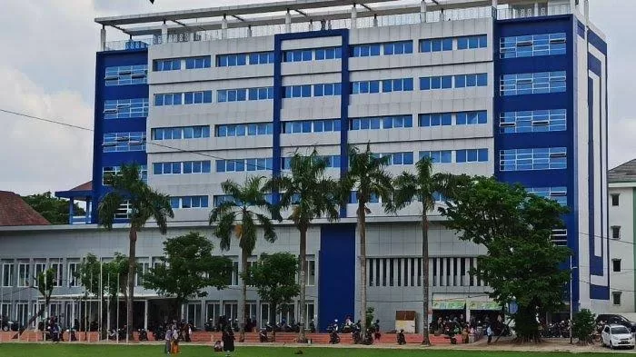 images - 2023-12-27T201600.757