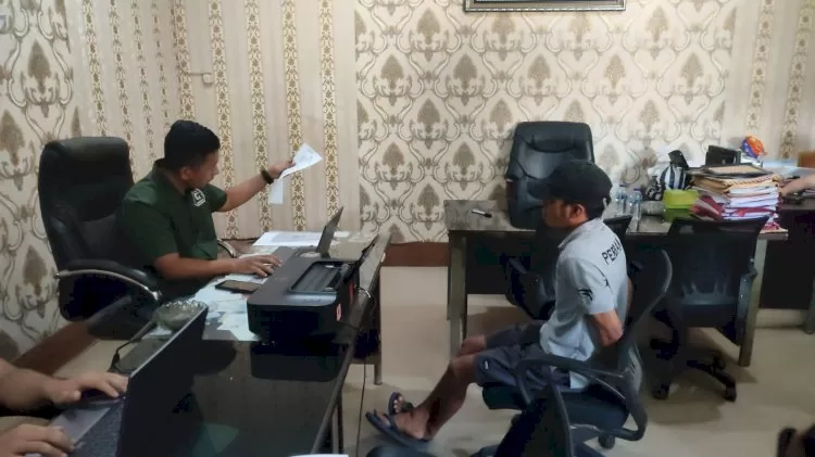 image_750x_65922c8115c23