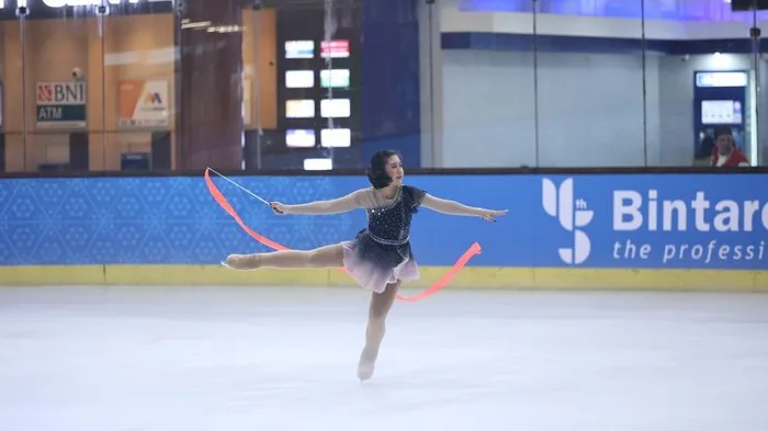 ratusan-atlet-bersaing-di-indonesia-ice-skating-open-2024-2_169