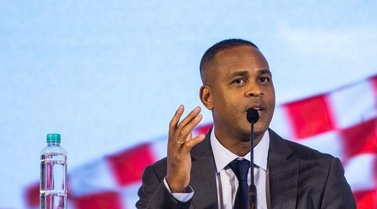 pakai-kopeah-patrick-kluivert-resmi-nahkodai-timnas-indonesia-6_169