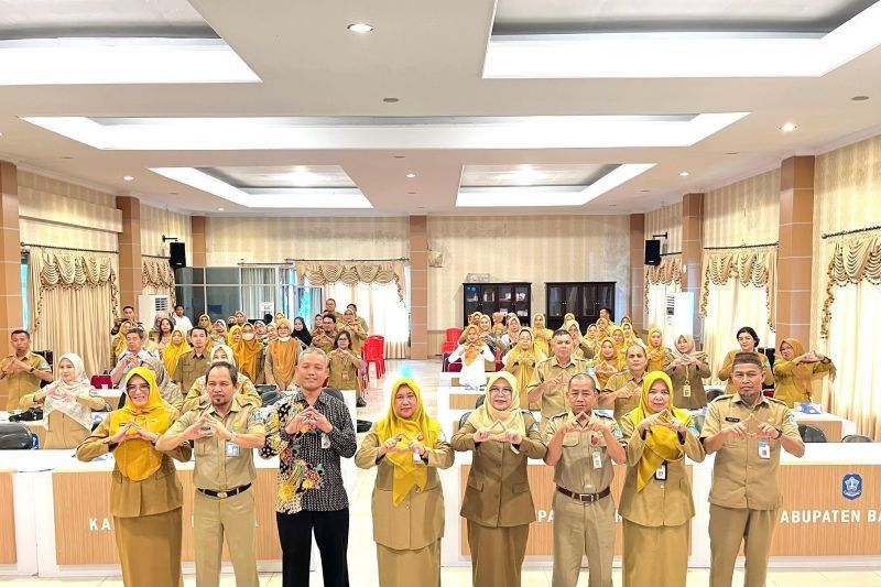 image_bank_2025_02_06_010024.123-plt-asisten-administrasi-umum-setda-bangka-ingatkan-kepala-opd-selamatkan-arsip-1