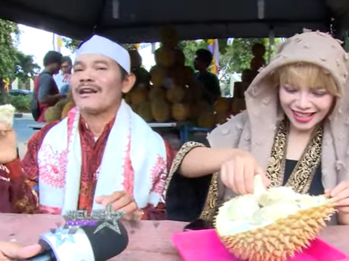 dinar-candy-ternyata-jago-masak-sayur-genjer-hingga-tumis-tauge-4_43