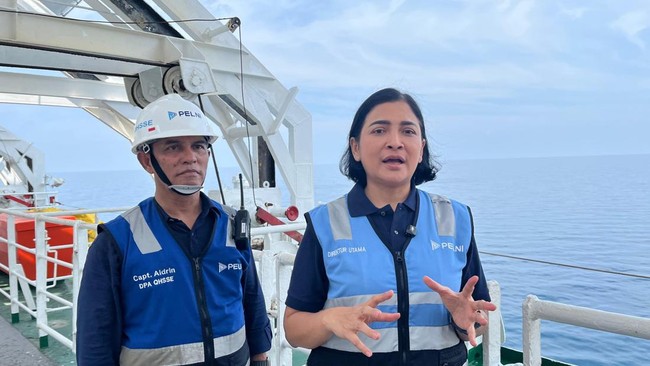 direktur-utama-pelni-tri-andayani-kanan-rumondangdetikcom-1762251860054_169