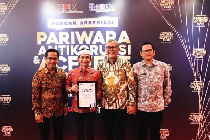 images - 2025-12-03T153528.056