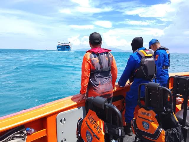 images - 2025-12-06T190502.796