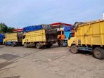 sulit-dapat-solar-sopir-truk-di-sulut-antre-hingga-15-jam_Z18wWUw2hh