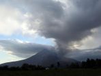 sinabung-kembali-erupsi-kolom-abu-membumbung-hingga-3500-meter-1788179729224_169