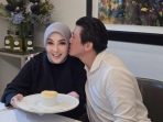 slay-syahrini-bagikan-foto-masak-pasta-hingga-makan-bareng-suami-tercinta-1788512808524_169