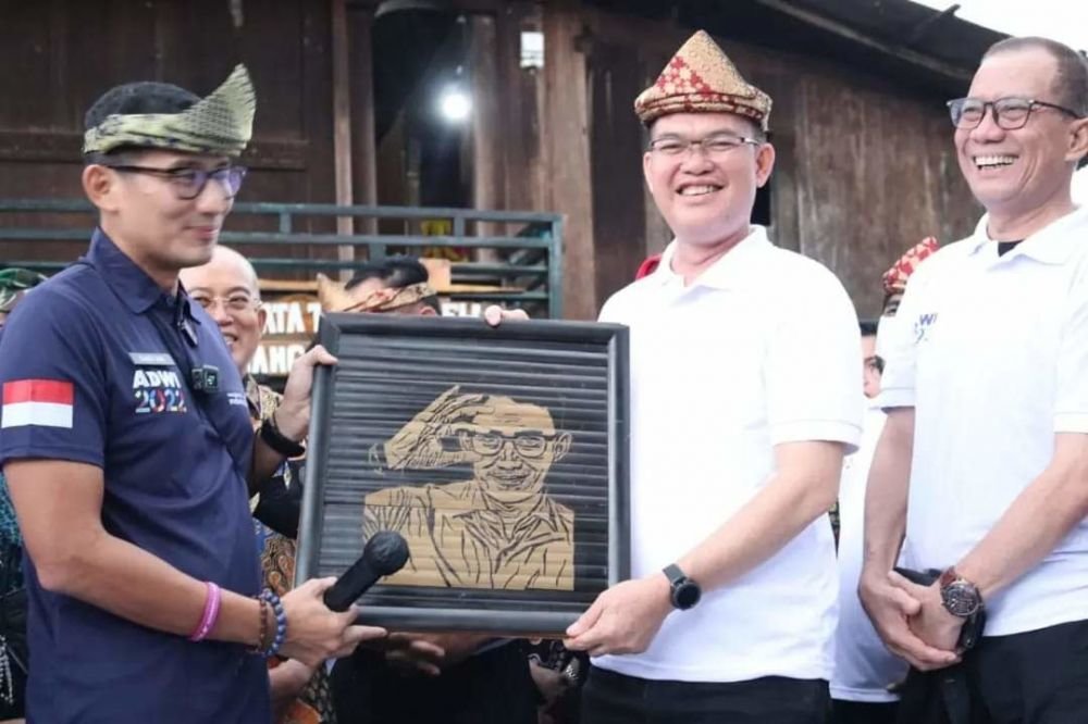 Kunjungi Pagaralam Menparekraf Sandiaga Uno Berbagi Ilmu © 2022 krsumsel.com