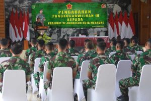 pangkogabwilhan-iii-letjen-tni-i-nyoman-cantiasa-beri-pengarahan-para-perwira-tni-jajaran-kogabwilhan-iii-di-merauke-220802a-rev2.jpg
