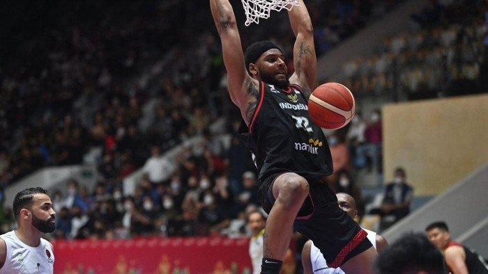 marques-bolden-pahlawan-timnas-basket-indonesia-lawan-arab-saudi-2208022-rev2.jpg