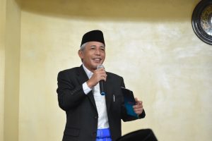 momen-bupati-iskandar-rayakan-idul-adha-bersama-tetangga-di-desa-celikah-220802e-rev2.jpg
