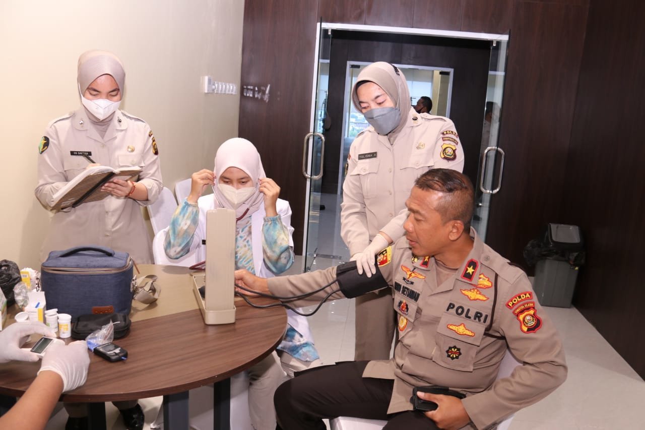 pju-polda-sumsel-cek-gula-darah-2208022-rev1.jpg