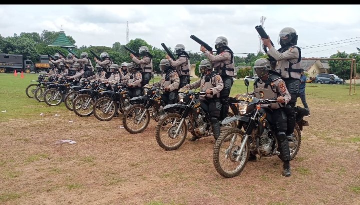 tim-samapta-dan-reskrim-presisi-siap-menjaga-kota-palembang-220802h-rev1.jpg