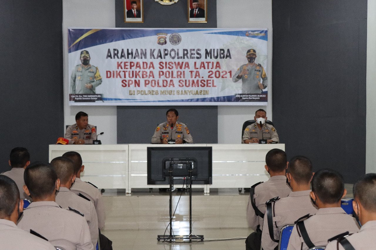 kapolres-muba-berikan-arahan-dan-pembekalan-kepada-70-siswa-diktuk-bintara-polri-220802s-rev2.jpg