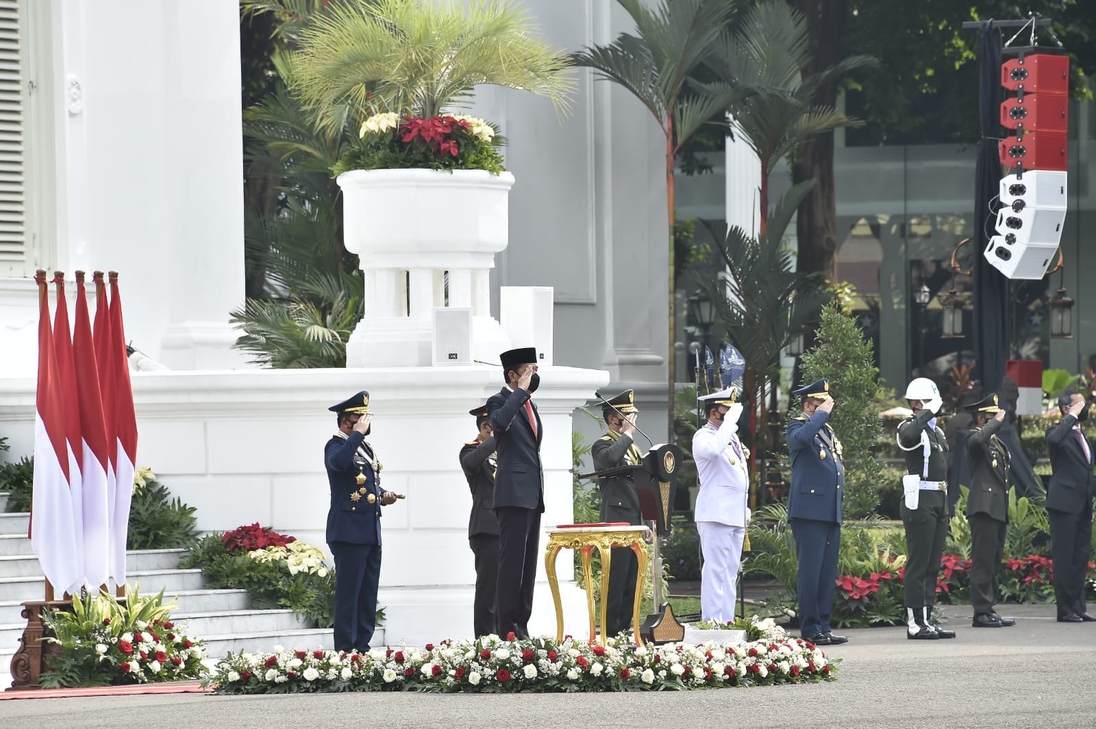 presiden-ri-joko-widodo-pimpin-upacara-hut-ke-76-tni-di-istana-negara-220802r-rev1.jpg