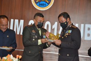 kapolres-muba-berikan-kejutan-kepada-dandim-di-momen-hut-tni-ke-76-220802j-rev1.jpg