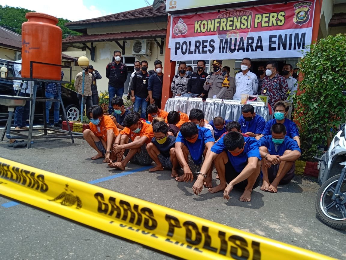 polres-muara-enim-ungkap-26-kasus-6-pelakunya-anak-dibawah-umur-220802a-rev1.jpg