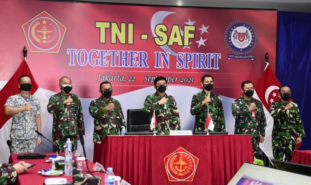 panglima-tni-laksanakan-virtual-informal-meeting-dengan-pangab-singapura-2208028-rev1.jpg