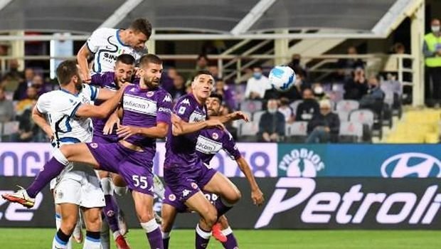 fiorentina-vs-inter-nerazzurri-menang-3-1-rebut-lagi-capolista-220802j-rev1.jpg