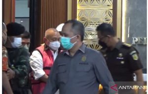 kejagung-tetapkan-mantan-gubernur-alex-noerdin-tersangka-korupsi-pdpde-220802o-rev1.jpg