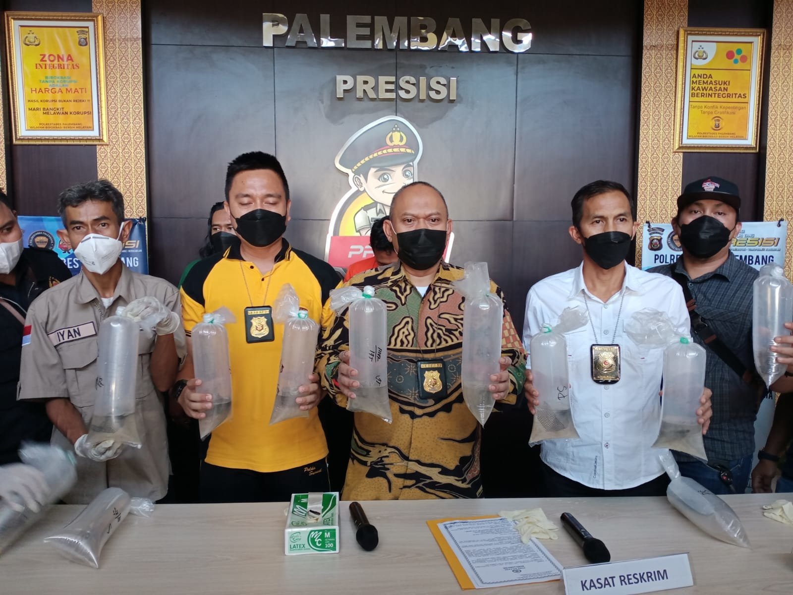 baby-lobster-senilai-rp-14-miliar-digagalkan-satreskrim-unit-pidsus-polrestabes-palembang-220802c-rev1.jpg