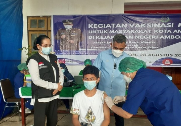 dprd-maluku-sarankan-pengaturan-pelaksanaan-vaksinasi-pada-pelajar-220802s-rev1.jpg