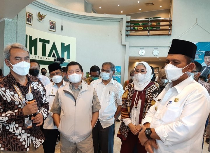 gubernur-ajak-bupati-wali-kota-manfaatkan-peminjaman-ke-pt-smi-2208026-rev1.jpg