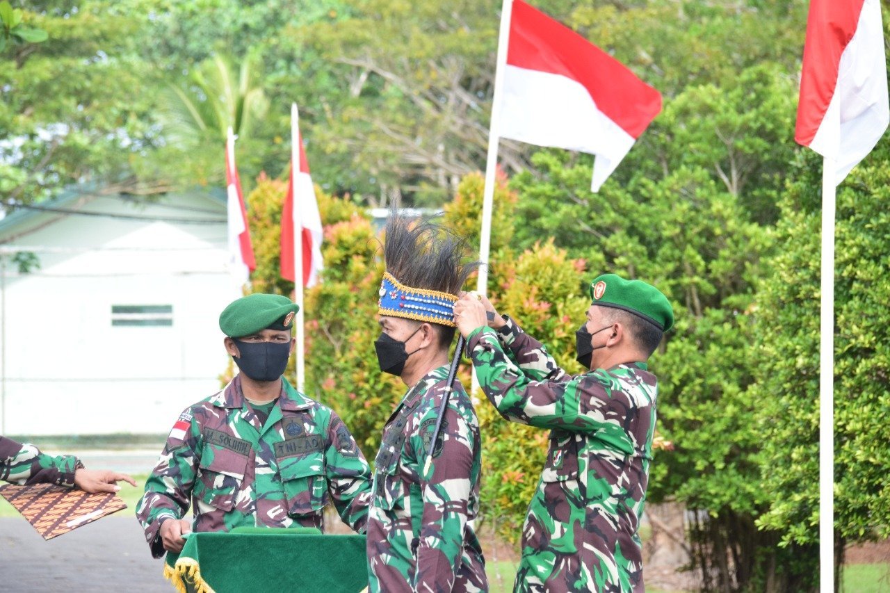 danrem-merauke-pimpin-acara-tradisi-korps-dan-sertijab-kasi-intel-kasrem-174atw-2208021-rev1.jpg