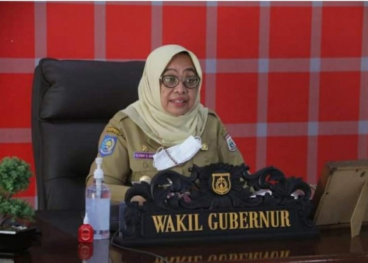 wagub-ajak-mahasiswa-unsulbar-bijak-menggunakan-teknologi-digital-220802o-rev1.jpg