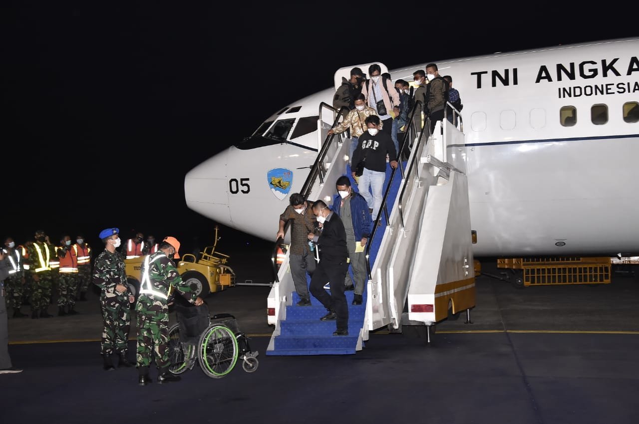 pasca-insiden-kabul-26-wni-dijemput-tni-dari-afghanistan-220802f-rev1.jpg