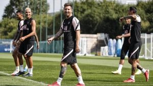 lionel-messi-mulai-latihan-di-psg-kapan-bisa-main-2208020-rev1.jpg