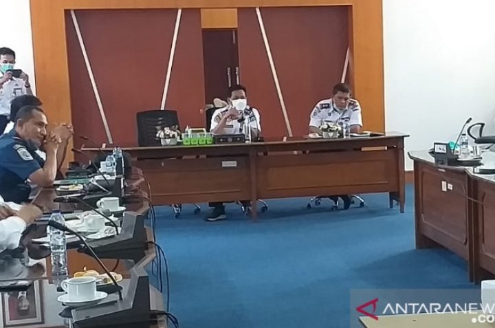 ntb-sudah-lakukan-5000-tes-cepat-antigen-gratis-untuk-sopir-truk-220802t-rev1.jpg