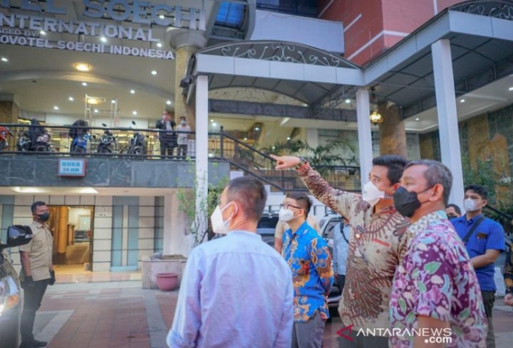 pemkot-sediakan-247-kamar-isolasi-gratis-di-hotel-bintang-4-220802r-rev1.jpg