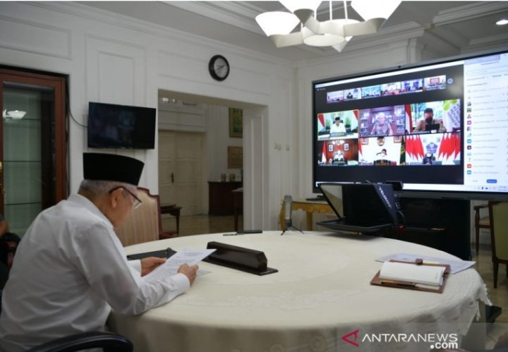 wapres-kerja-pers-harus-berjalan-di-tengah-pandemi-2208025-rev1.jpg