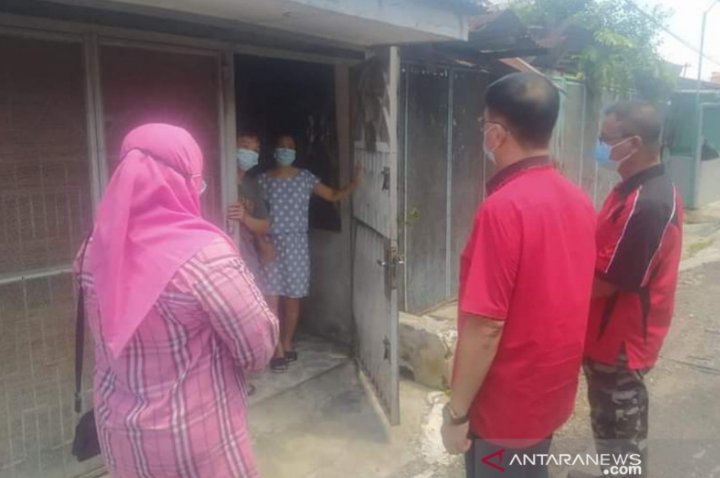 ketua-dprd-medan-semangati-warga-jalani-isolasi-2208023-rev1.jpg