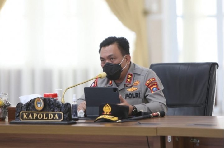 kapolda-sumut-ppkm-darurat-mobilitas-masyarat-dibatasi-masuk-medan-220802z-rev1.jpg