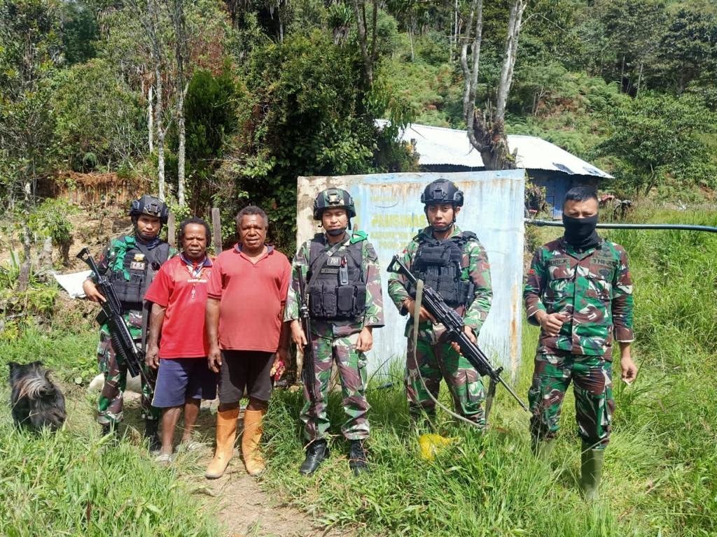 karya-bakti-tni-di-distrik-minage-kabupaten-tolikara-220802b-rev1.jpg