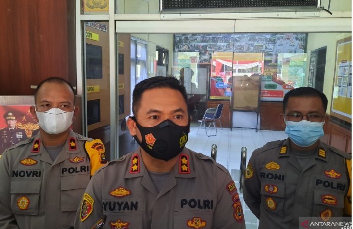 polres-muarojambi-tetapkan-dua-tersangka-penganiayaan-di-tarikan-220802a-rev1.jpg