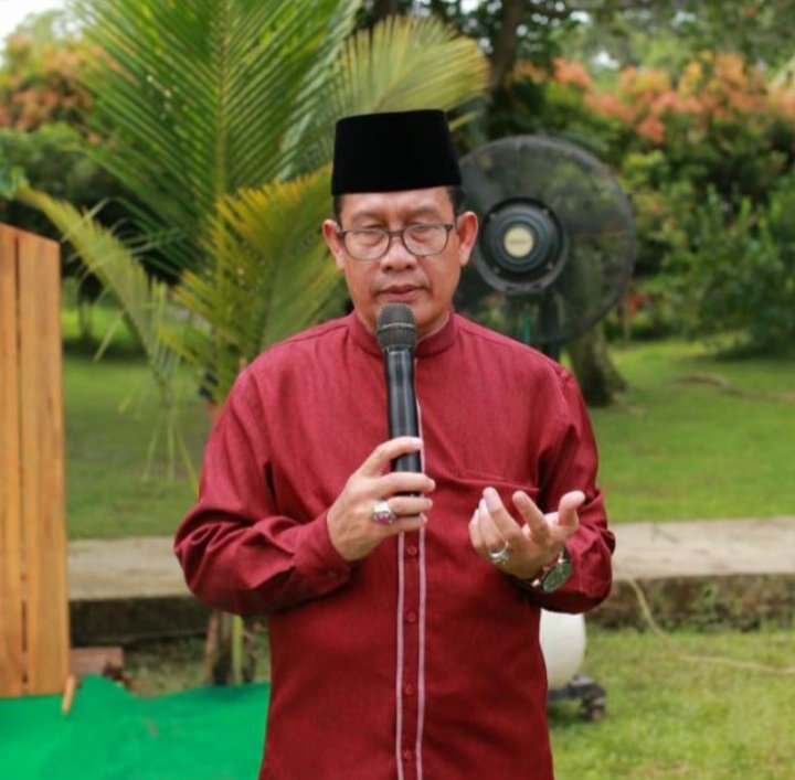 ketua-mui-kota-palembang-terimakasih-polisi-berantas-narkoba-sikat-habis-narkoba-sampai-akarnya-220802r-rev1.jpg