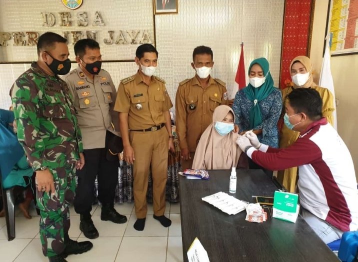 tahap-iii-53-masyarakat-desa-prajen-jaya-ikut-vaksin-covid-19-220802e-rev1.jpg