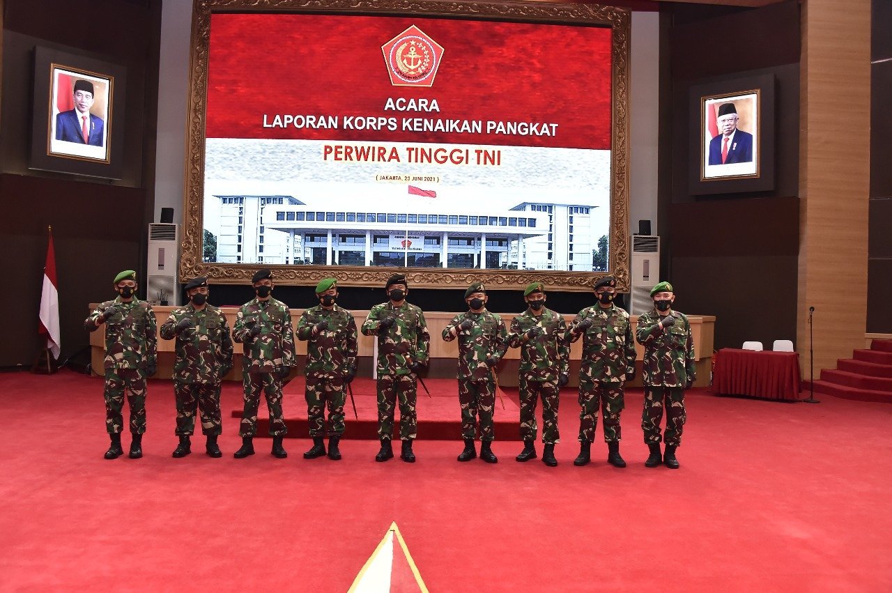 panglima-tni-terima-laporan-korps-kenaikan-pangkat-30-perwira-tinggi-220802x-rev1.jpg