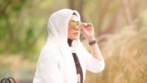 heboh-sarita-abdul-mukti-tampil-tanpa-hijab-220802c-rev1.jpg