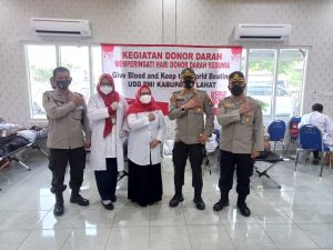 sambut-hut-bhayangkara-ke-75-kapolres-pimpin-seluruh-personil-donor-darah-220802q-rev1.jpg