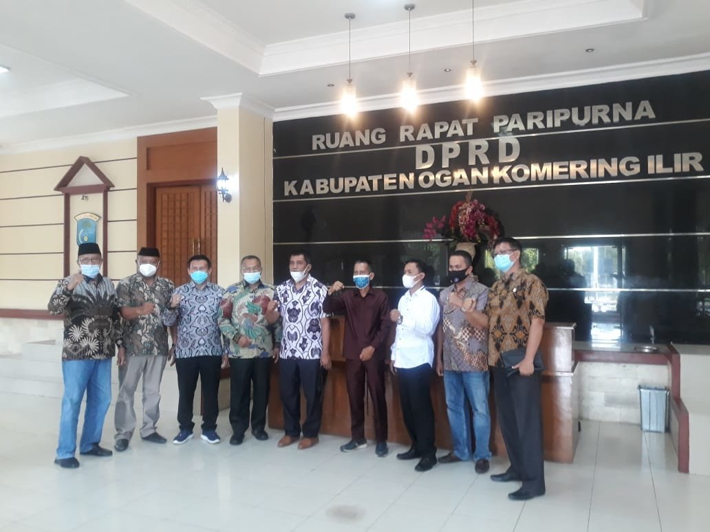 dprd-oki-terima-kunjungan-dprd-lampung-tengah-220802c-rev1.jpg
