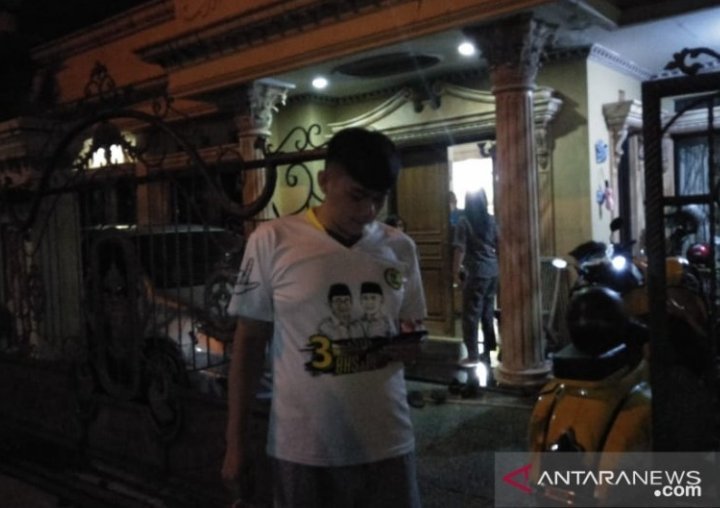 warga-cianjur-berhamburan-keluar-rumah-diguncang-gempa-bumi-220802o-rev1.jpg
