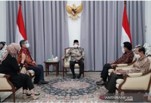 wapres-minta-bank-syariah-indonesia-lebih-kompetitif-220802j-rev1.jpg