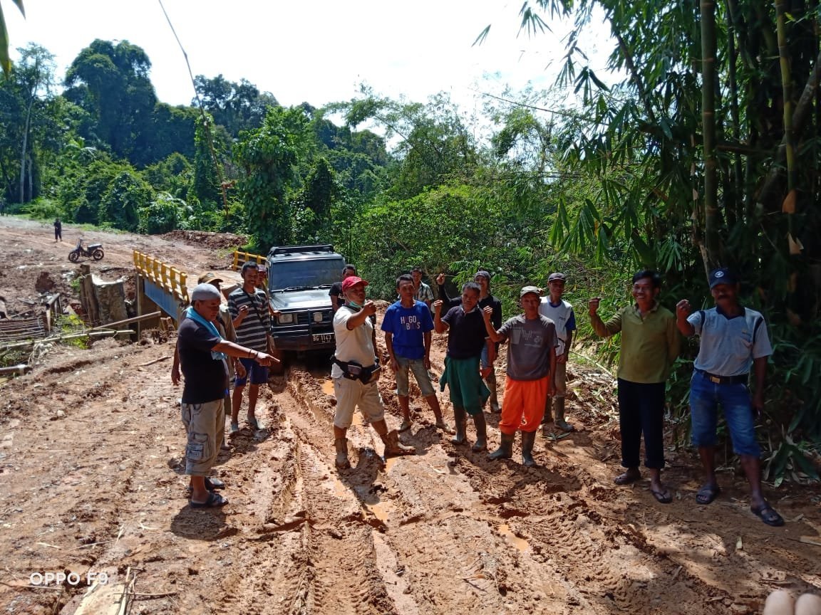 warga-khawatirkan-jembatan-roboh-ancam-perekonomian-warga-220802a-rev1.jpg