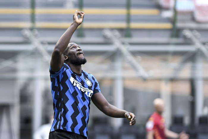 romelu-lukaku-nomor-satu-buat-segalanya-di-inter-milan-220802z-rev1.jpg